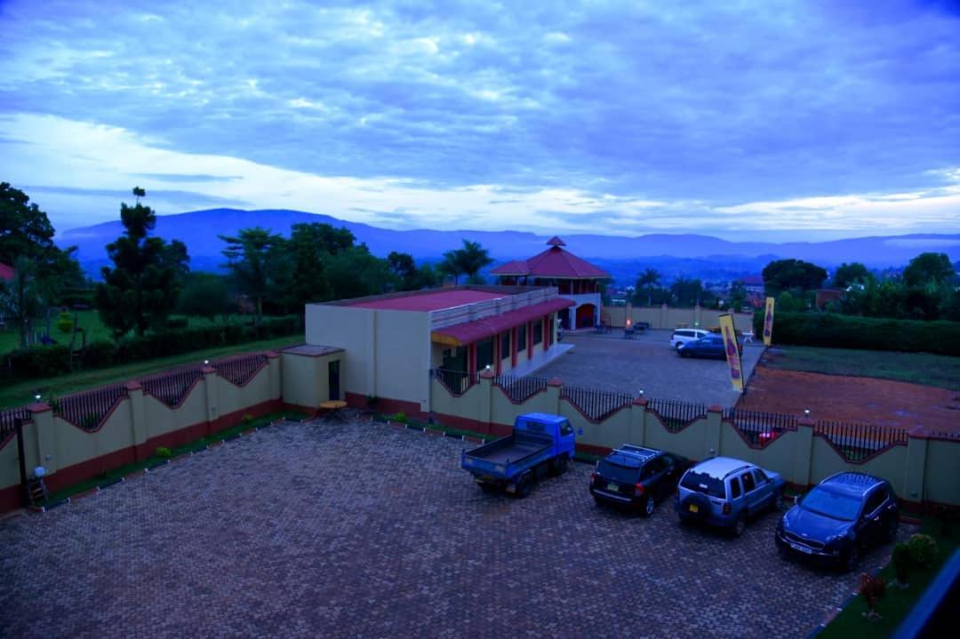 Golden View Hotel Ibanda Dış mekan fotoğraf