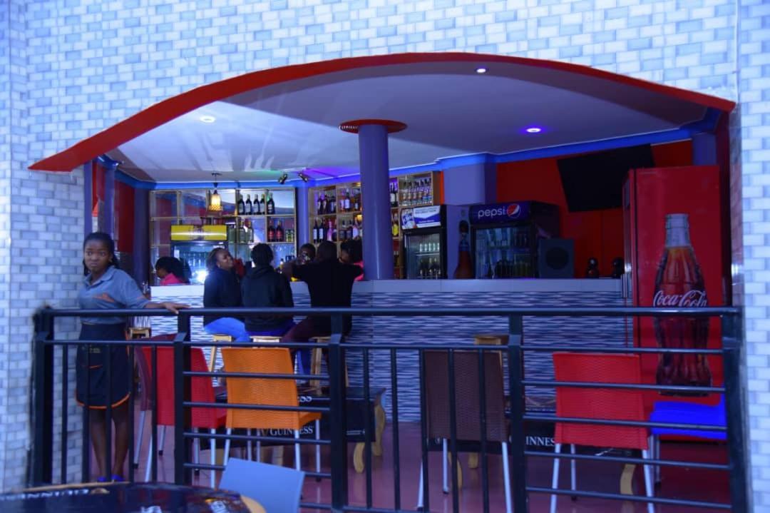 Golden View Hotel Ibanda Dış mekan fotoğraf