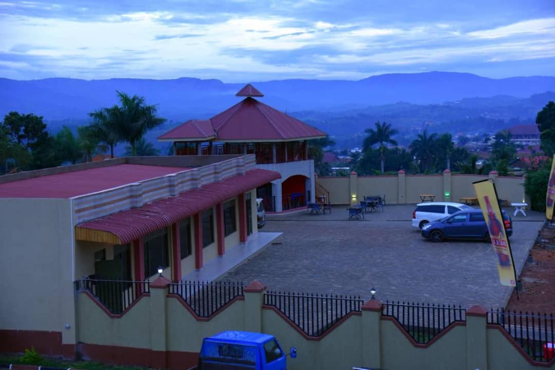 Golden View Hotel Ibanda Dış mekan fotoğraf