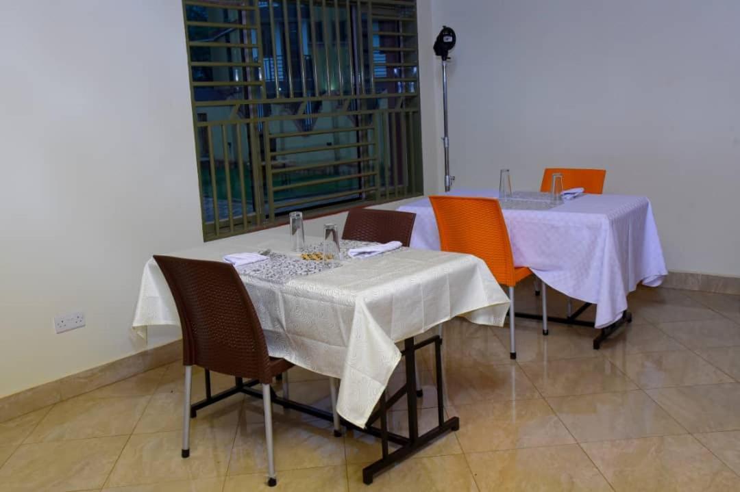 Golden View Hotel Ibanda Dış mekan fotoğraf