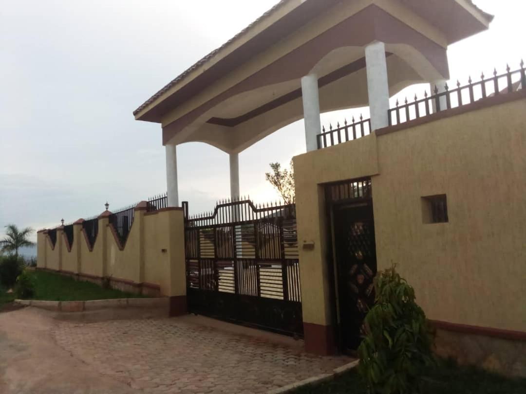 Golden View Hotel Ibanda Dış mekan fotoğraf
